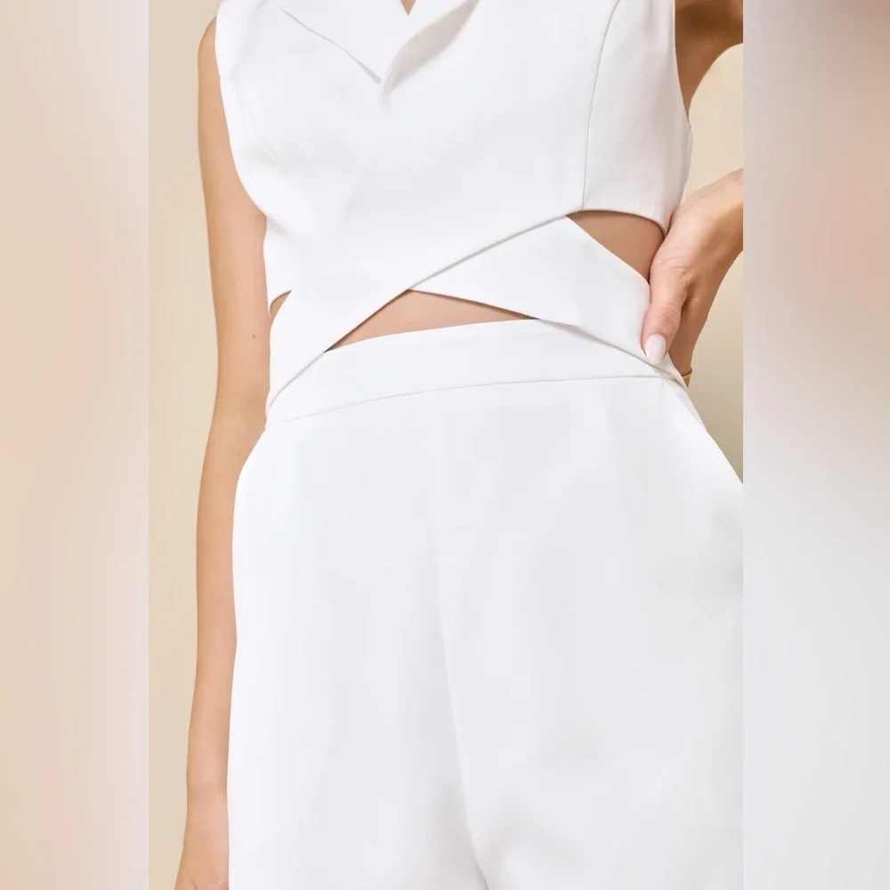 New Lulus Posh and Flirty White Collared Cutout Sleeveless Romper Size Large - Picture 4 of 4